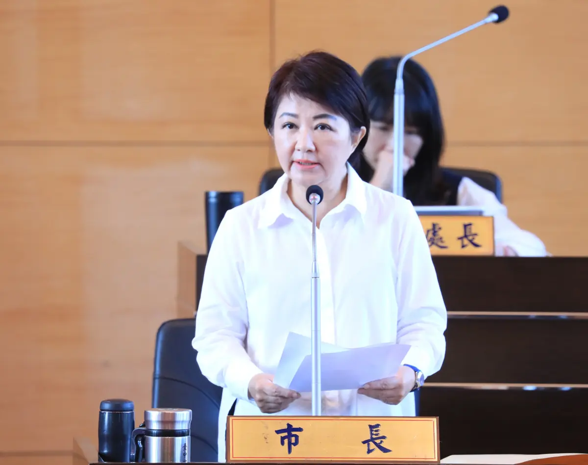 台中非洲豬瘟風波!盧秀燕議會鞠躬致歉「概括承受」,親上火線說明防疫始末