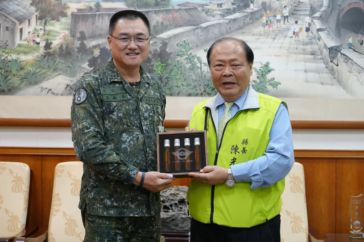 澎湖軍民一家親!空軍副司令王德揚拜會陳光復 感謝鄉親力挺國防