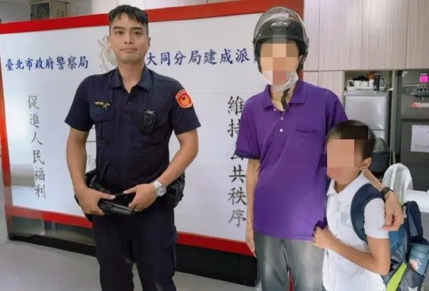 大同區男童看玩具看到走失!暖警靠「這件神物」秒速找到家長