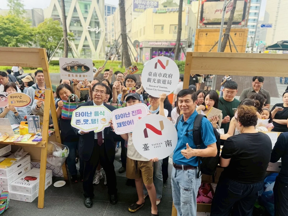 台南魅力席捲首爾！黃偉哲率隊進軍弘大商圈，芒果冰沙收服韓國年輕人的心