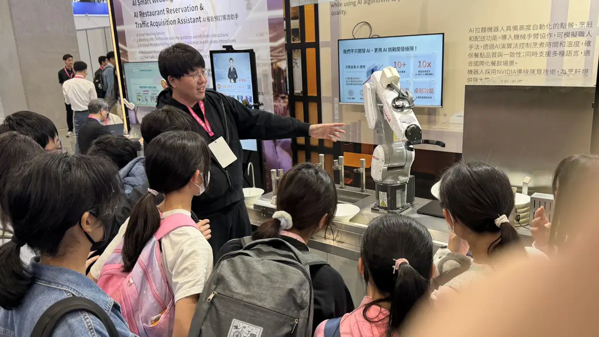 花蓮學子北上朝聖!直擊2026智慧城市展 AI機器人、未來科技大開眼界