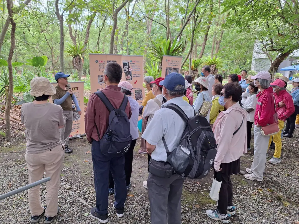 響應地球日!花蓮府院署三方聯手 廉政志工參訪反毒特展與綠能設施