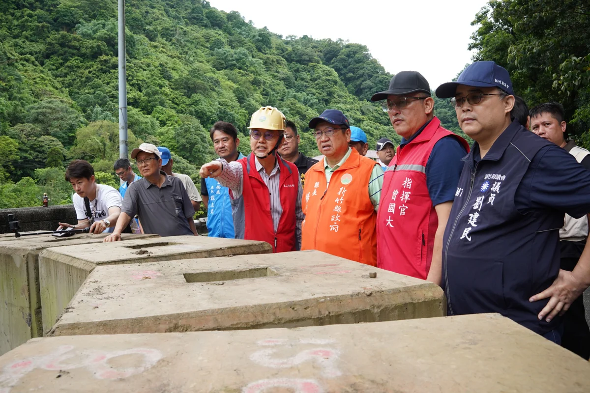 【巴威颱風災情】尖石縣道120線地基掏空!台鐵內灣線今午復駛,後山5校明停班課