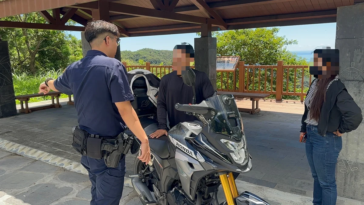 菲律賓旅客重機拋錨台東山區!達仁警秀流利英語化解危機