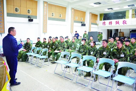 防毒防詐不漏接!莒光守備大隊攜手警方強化官兵法紀觀念