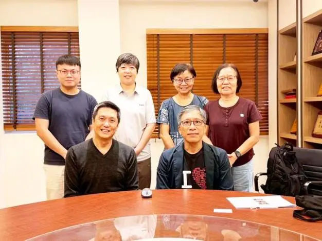 跨海回家了!新加坡僑鄉珍貴文物抵金門,薛永麥5幅巨作、百年同鄉會寶藏首度曝光