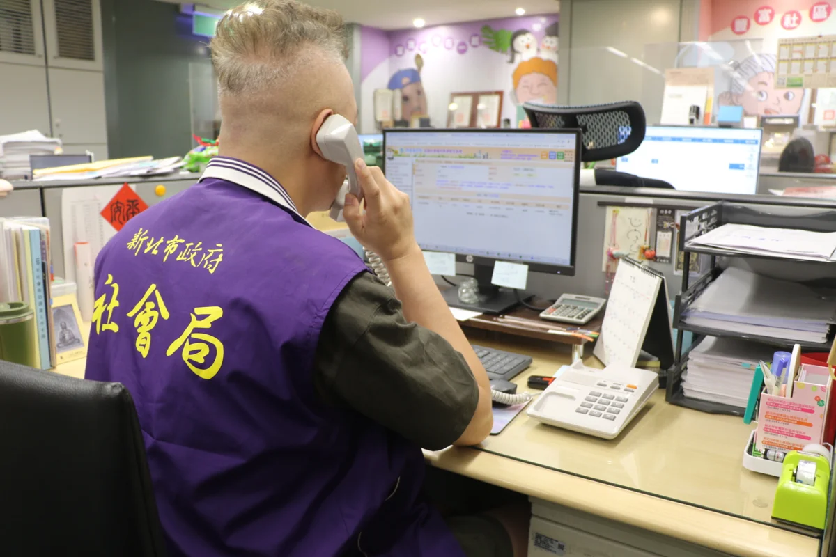 2026新北長輩福音!全國首創AI語音查詢專線「0800-585-085」一通搞定健保補助