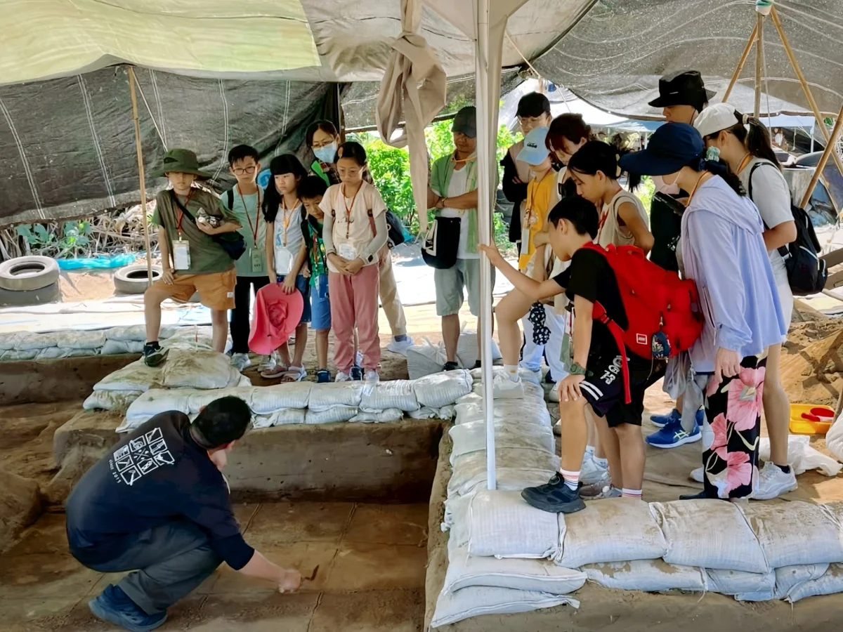 化身一日考古學家!十三行博物館前進貢寮「仁里遺址」 體驗真實發掘實作