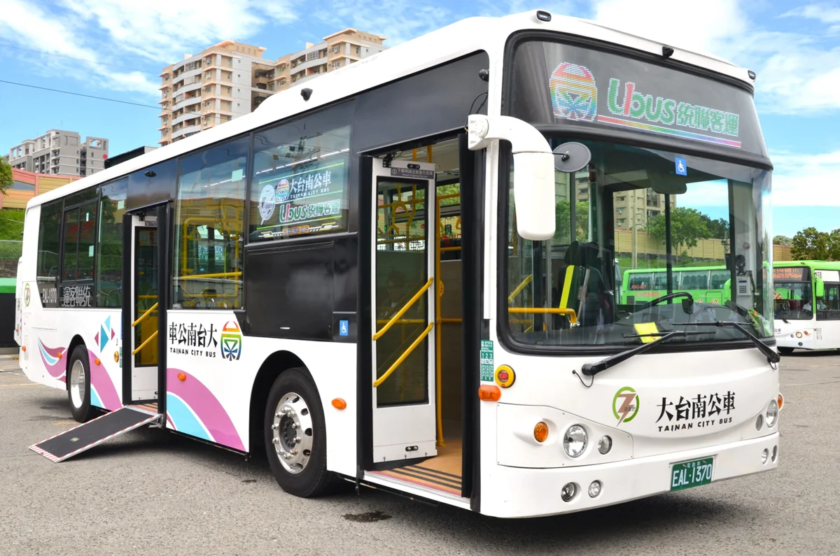 台南電動公車再升級!首批6輛全新低地板公車上線 0、6、103路搶先體驗