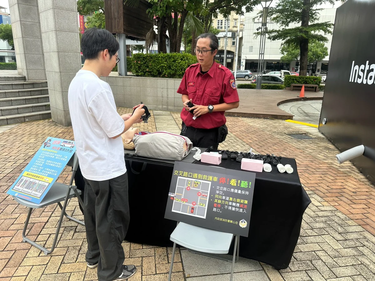 漢神巨蛋逛街也能學救命!高雄新莊消防隊推CPR與AED實作體驗