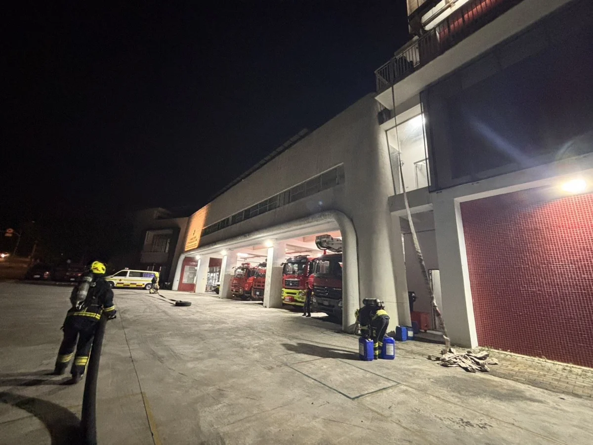 守護打火弟兄!苗栗三義消防員模擬高壓火場 實測「空氣呼吸器」精準管理氣量