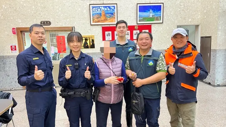 瑞芳清潔隊大掃除撿到寶!140萬金飾險遭丟棄,失主3小時內尋回