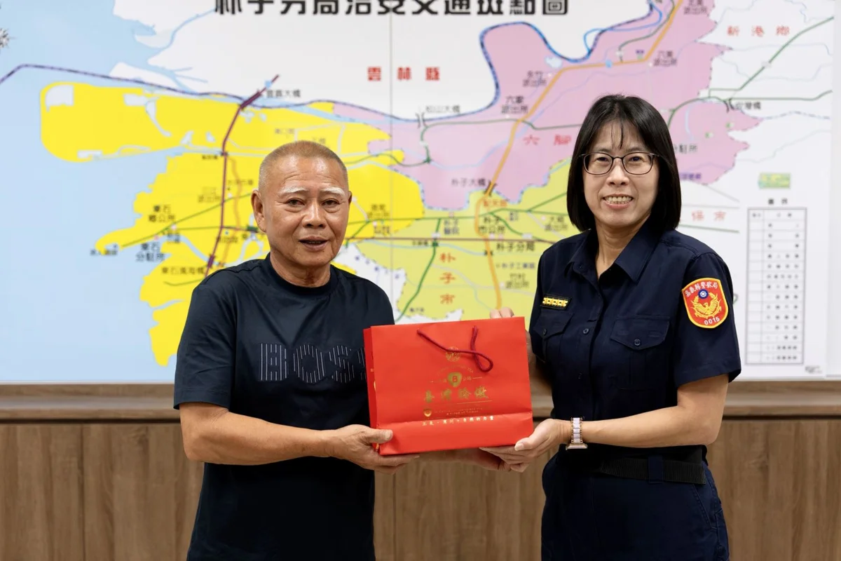 東石海之夏勤務圓滿落幕!朴子警友辦事處主任致贈茶葉慰勞波麗士大人