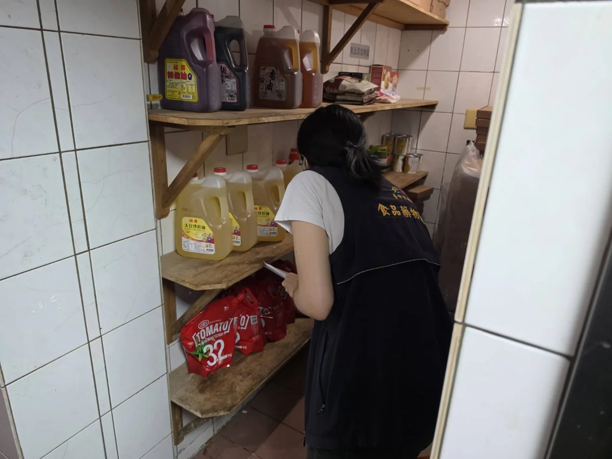 毒油風暴擴大!中市查獲30批超標大豆油 24校營養午餐曾使用