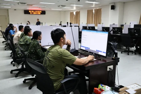 馬祖人免跑台灣了!連江縣首辦「遙控無人機」在地考照,25名軍警消搶頭香
