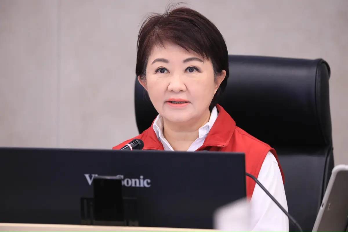 鳳凰颱風路徑詭譎!盧秀燕坐鎮災害應變中心急籲:台中市民千萬別輕忽