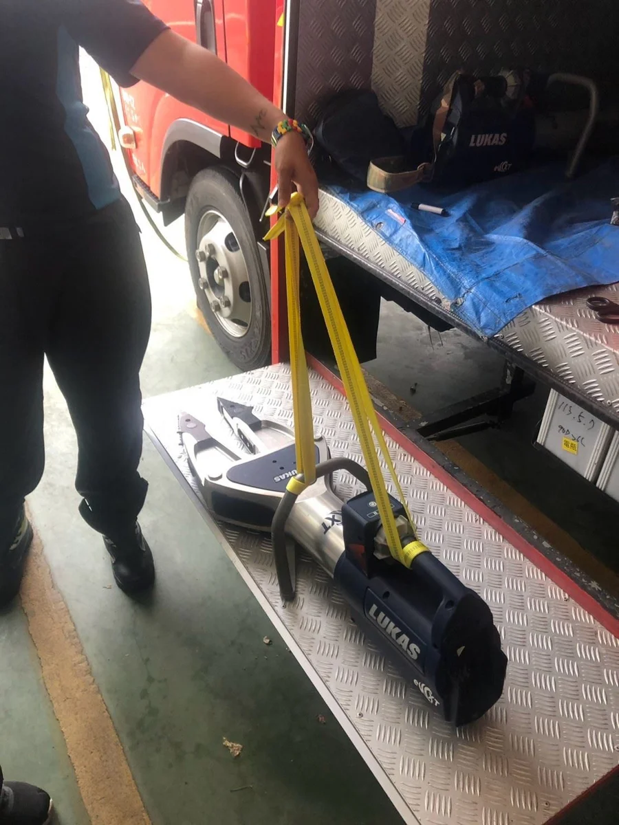 苗栗頭屋消防隊精進破壞器材訓練 爭取車禍救援黃金時間