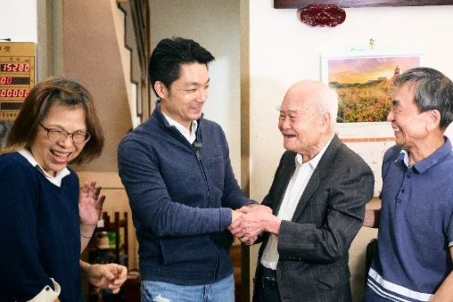 重陽節前夕送暖!蔣萬安親訪北市4位百歲人瑞 揭長輩樂活養生秘訣與最新敬老交通福利