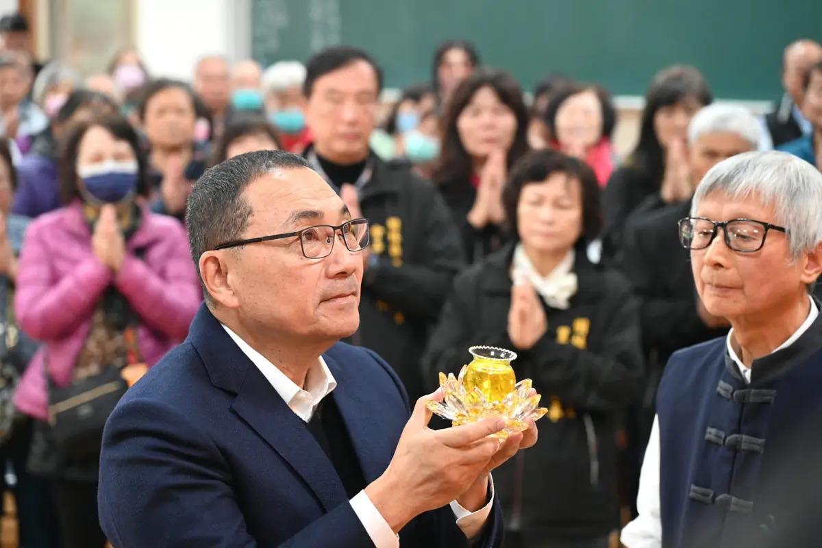 侯友宜新年赴樹林參拜!祈福兼開政策支票:捷運、公托、日照中心持續推動