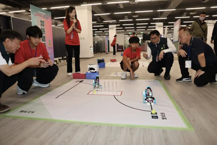 AI機器人全國賽台南登場!逾800選手競技,首創「水下任務」成亮點