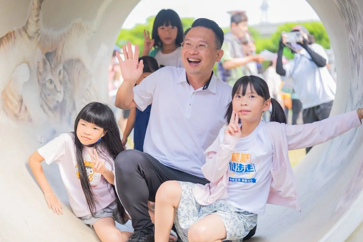 5千人健走嗨翻八德！蘇俊賓領隊探索水岸綠廊、百年古蹟與捷運新貌