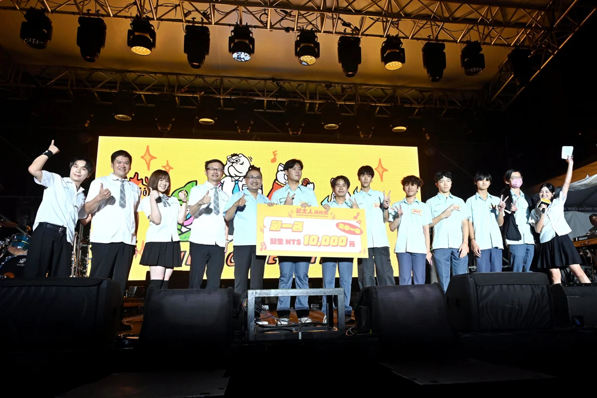 【2026當大人高校祭】熱血登場!侯友宜頒獎台中一中 盧廣仲、宇宙人嗨翻全場