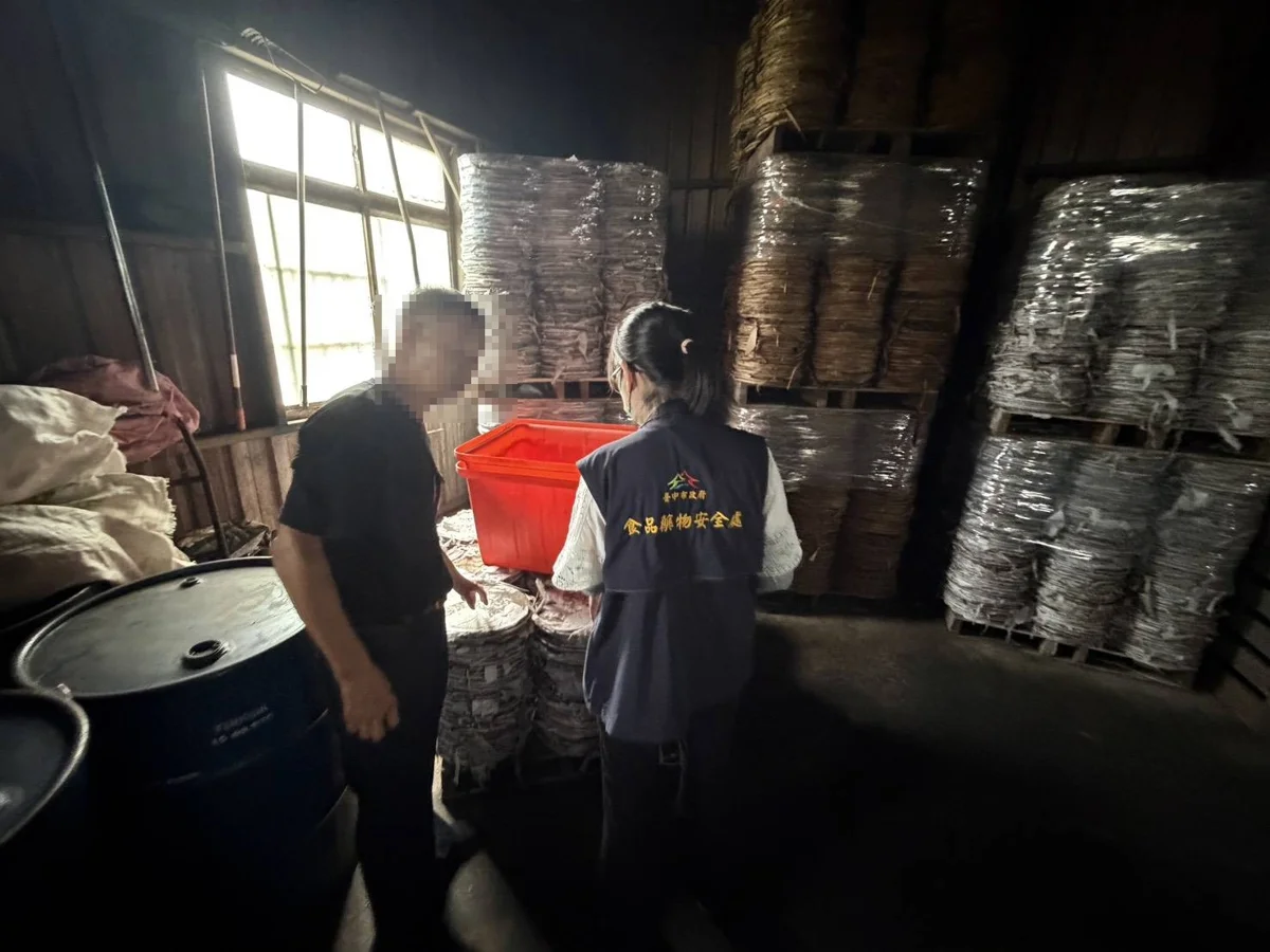 食安拉警報!台中「由豐將」苦茶油致癌物超標,已售出44瓶快退貨