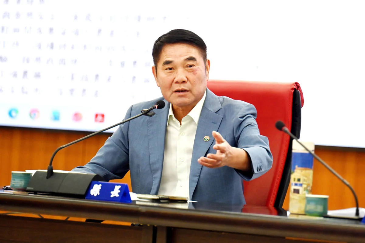 [必看] 苗栗大閘蟹上市首月秒殺！縣長鍾東錦下令擴大養殖規模，打造在地夢幻品牌