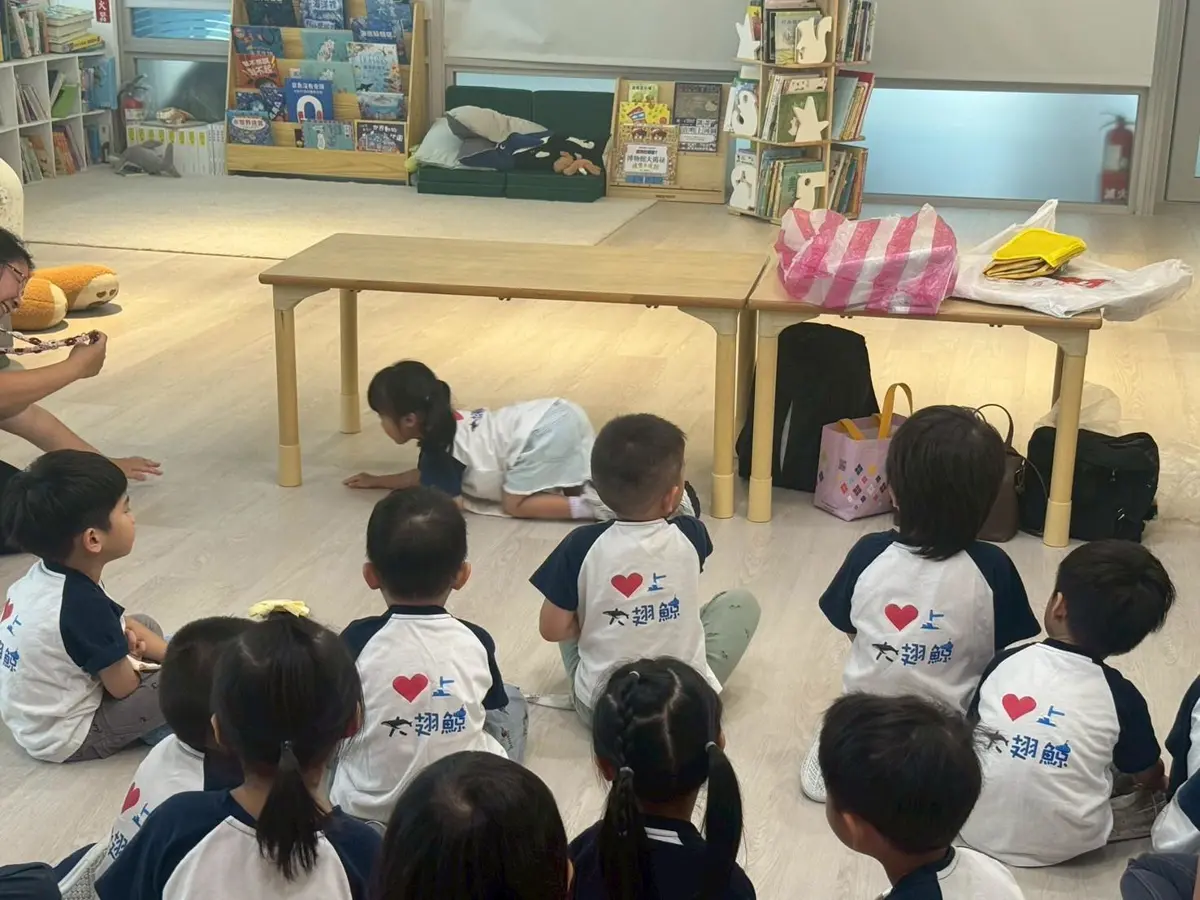 小小消防員出動!基隆中正區幼兒園防災演練,濃煙中學習保命逃生術