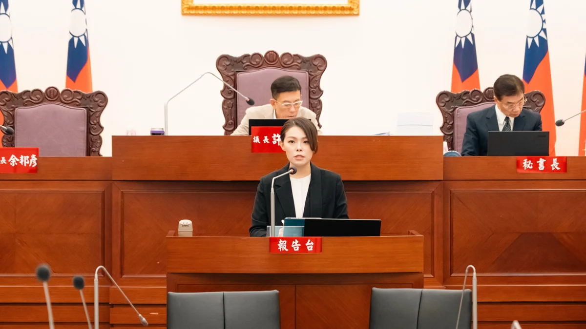 新竹市達成30年零負債!高虹安赴議會報告:明年起生育津貼加碼至6萬
