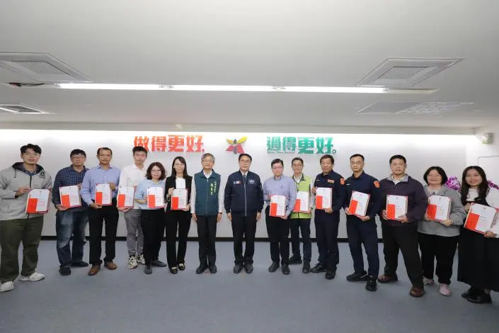 黃偉哲表揚13名廉潔公務員!市長喊話:廉能是政府對市民最基本承諾