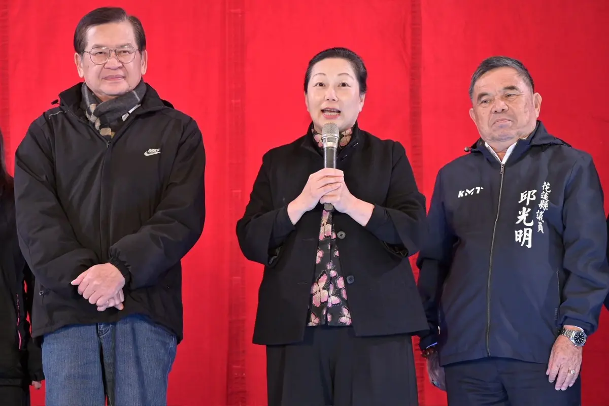 明華園新城鄉公演塞爆！孫翠鳳《薛丁山傳奇》登場 縣長徐榛蔚親臨與民同樂