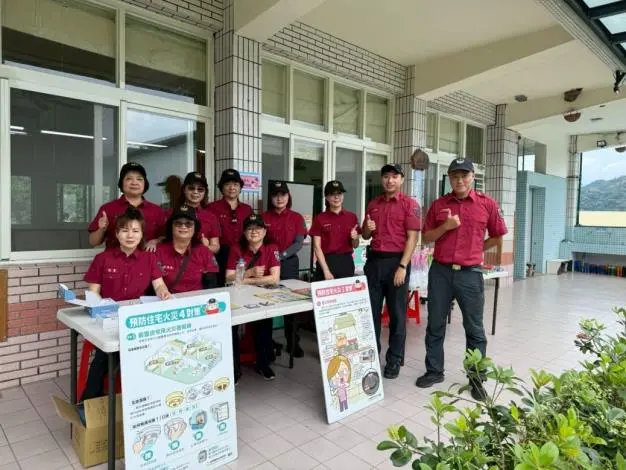 大湖新開國小尖叫聲不斷！小小消防員體驗射水，防火知識從小學起