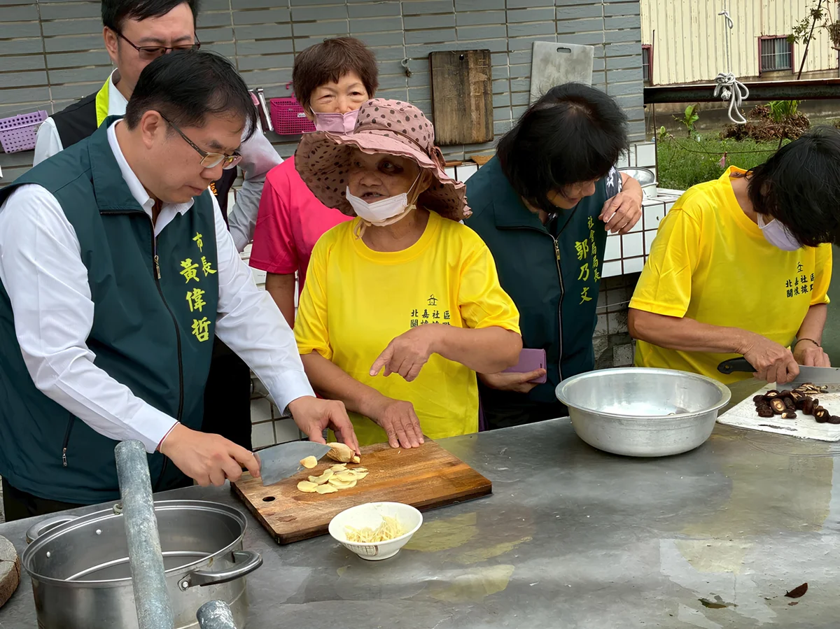 [2026最新] 南市社福支出居六都之首！滿意度破8成 黃偉哲力推全人關懷