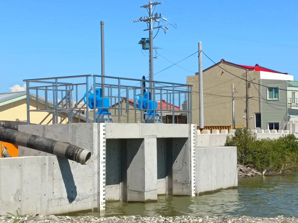 七股區13號水閘門改建完工！斥資650萬阻擋海水倒灌，強化西寮里防洪