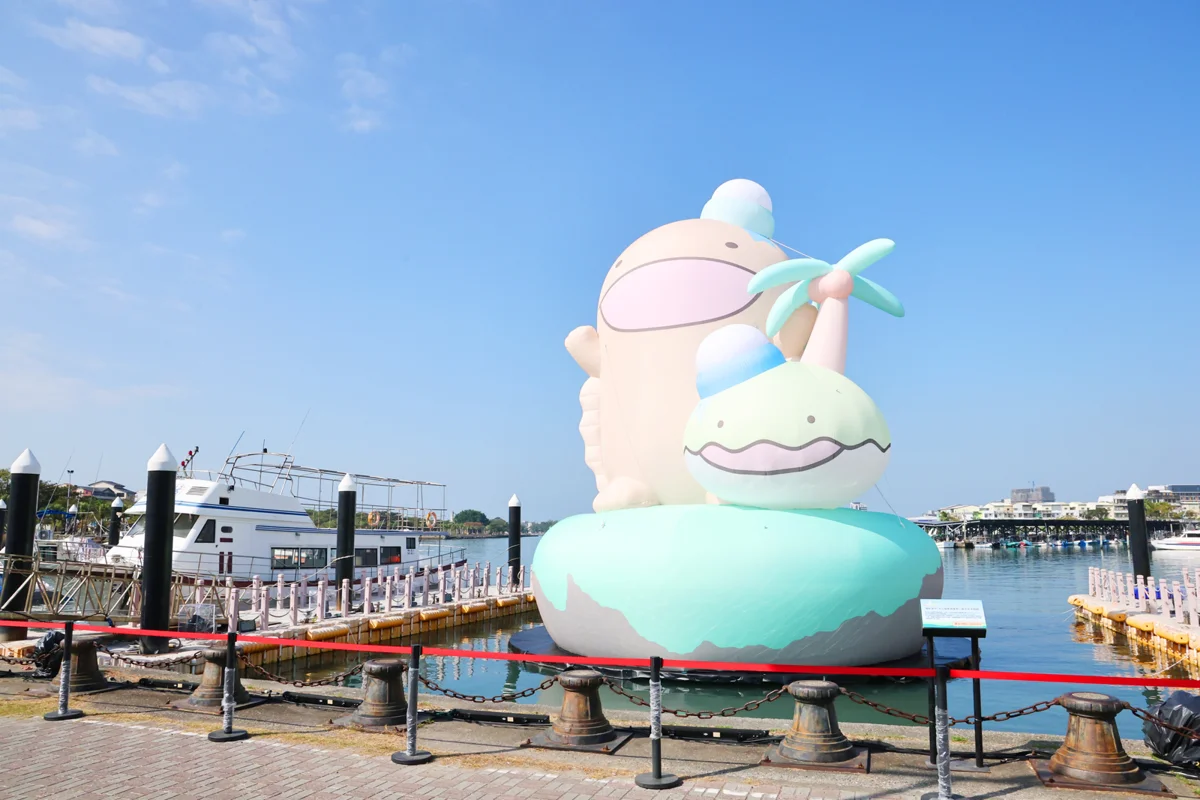 2026最新！台南安平漁人碼頭「朗萌綺盟」37天萌翻登場，12米巨型氣偶、限定小提燈兌換攻略大公開