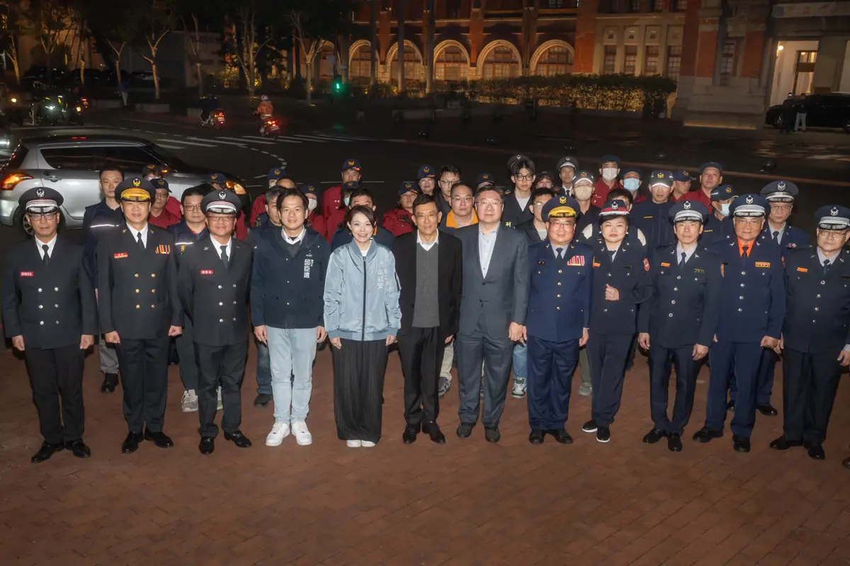 春節守護不打烊!高虹安率隊送暖心薑母雞 慰勞新竹第一線警消