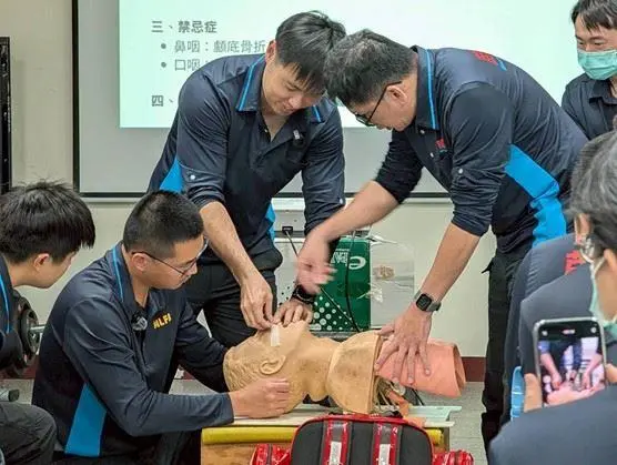 消防員也得上防身術!苗栗第一大隊強化救護複訓 應對執勤突發狀況