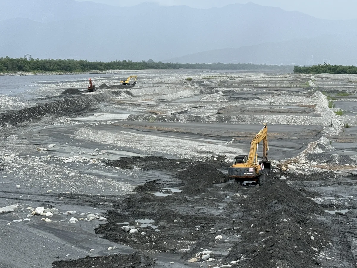 【臺東生活情報】迎戰秋冬東北季風!卑南溪水覆蓋搶修逾7成 降低揚塵危機