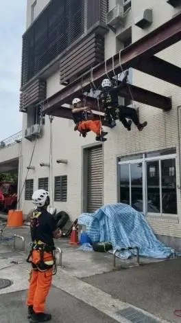 苗栗特搜「蜘蛛人」養成!高空繩索救援訓練曝光 守護民眾安全