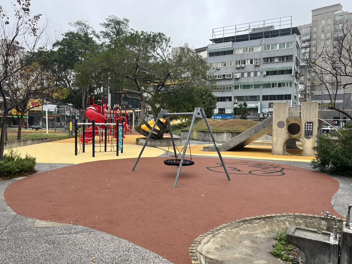 新竹中央公園遊戲場回來了!全新升級設施亮相,6-12歲孩童放電首選