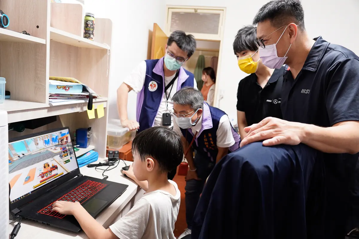 微星科技捐再生筆電 助力新北弱勢家庭