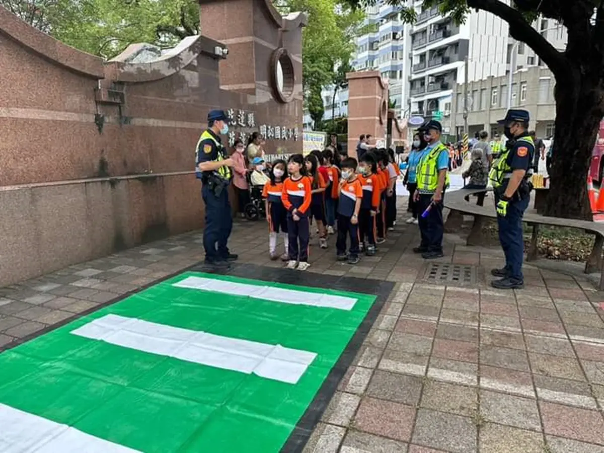 實境體驗大型車死角 花蓮學童培養自我保護技能
