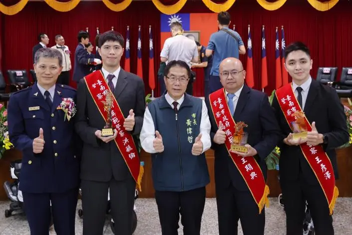 AI防詐建功！台南警察節黃偉哲表揚波麗士 宣布兩大加成福利當最強後盾