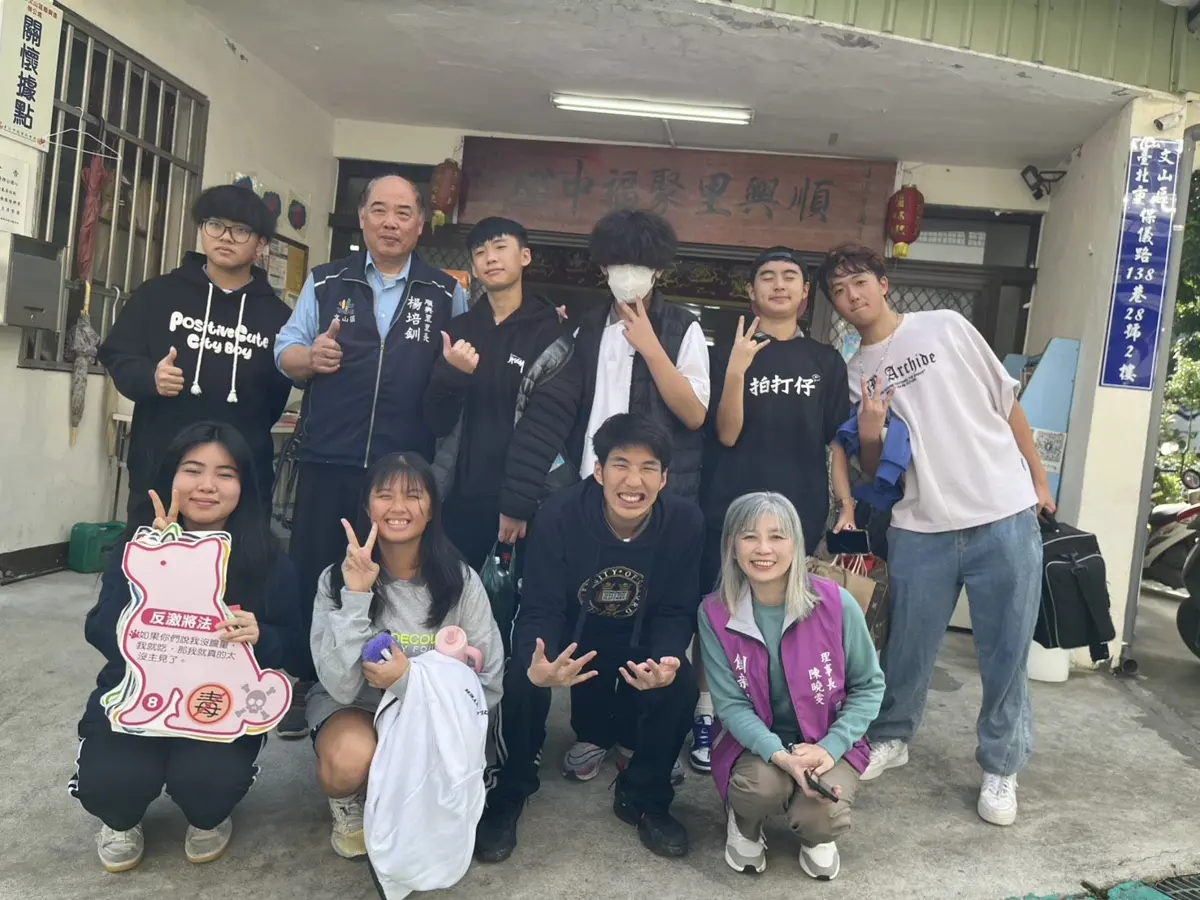 木柵高工好聲音耶誕送暖!文山區順興里長者聞歌聲展笑顏