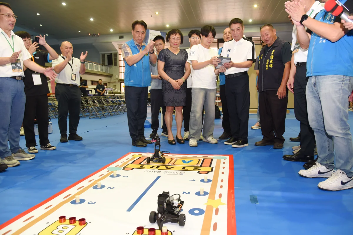 山城盃創意機器人大賽登場!竹竹苗300名學子育達科大競技 苗縣長宣布明年加碼獎金