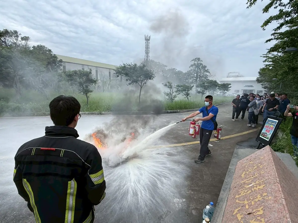 回收場火災頻傳!花蓮擴大消防安檢 鎖定廢鋰電池等高風險廢棄物