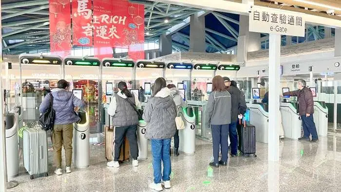 金門國門換新裝!旅運中心啟用迎春運,10秒e-Gate通關超神速