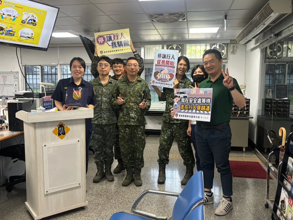 微電車上路必知!臺東警前進營區 傳授國軍弟兄「3大交安防禦術」