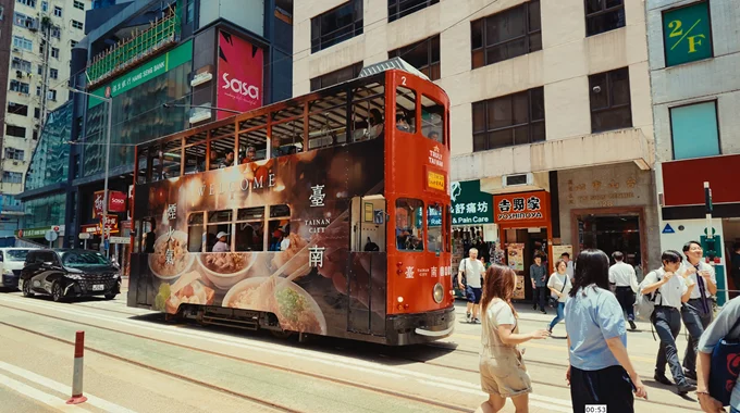 穿梭百年香港街頭！臺南美食、四草綠色隧道躍上叮叮車 跨海搶攻觀光客